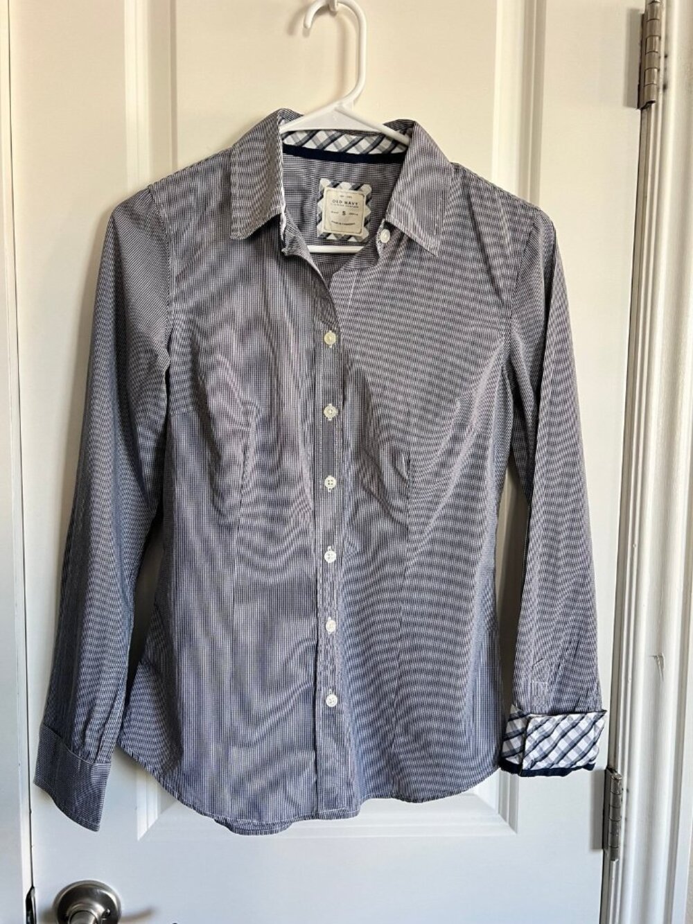 Old Navy Women's Long Sleeve Button Down Navy Gingham Shirt